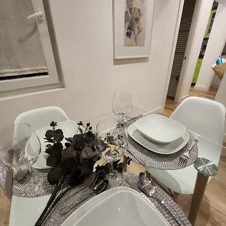 Casa Garden Edificio Rehabilitado Sin Ascensor דירה *